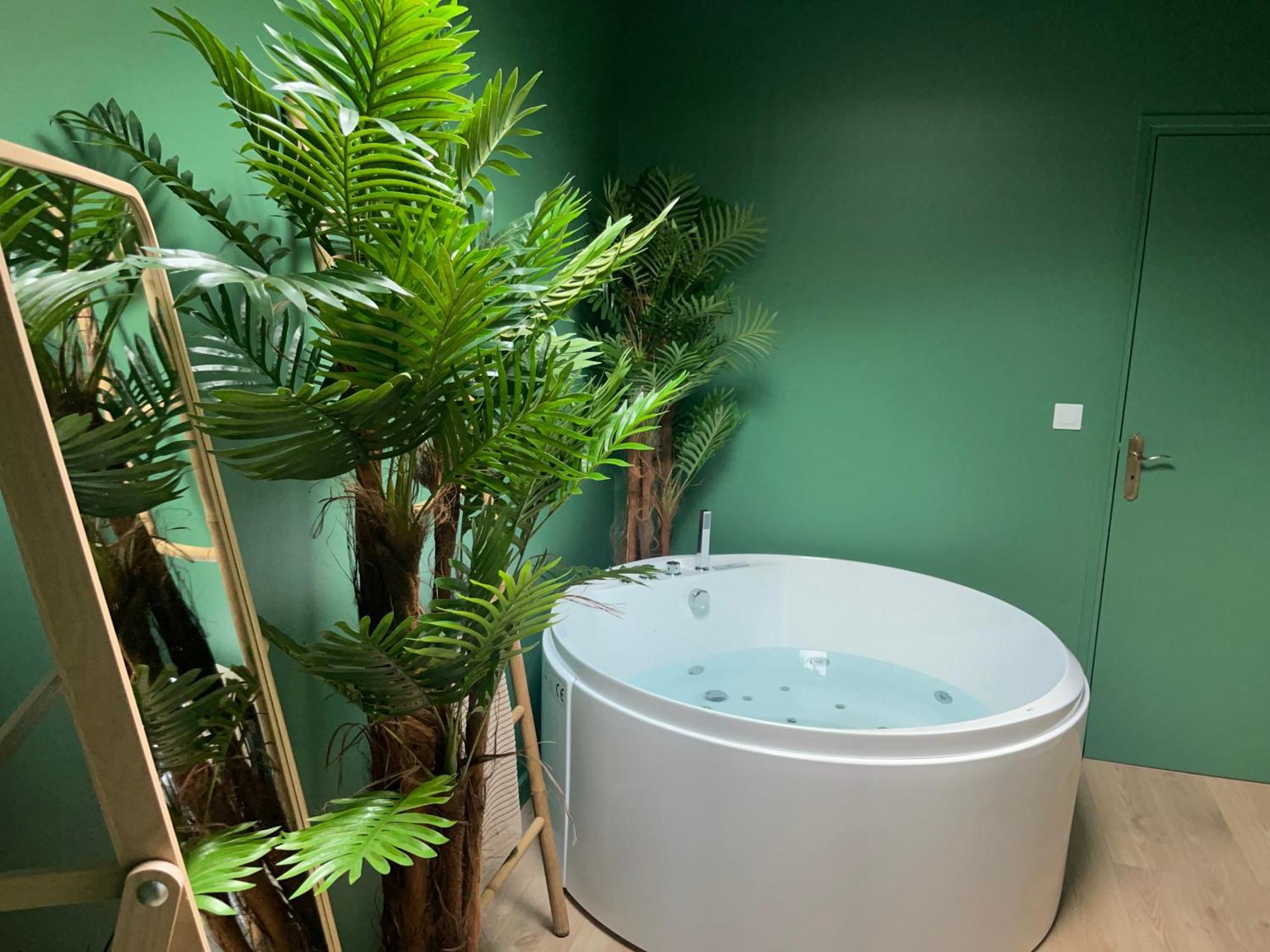 Evasion Exotique - Suite Selva - Jaccuzzi Privatif Amiens Luaran gambar